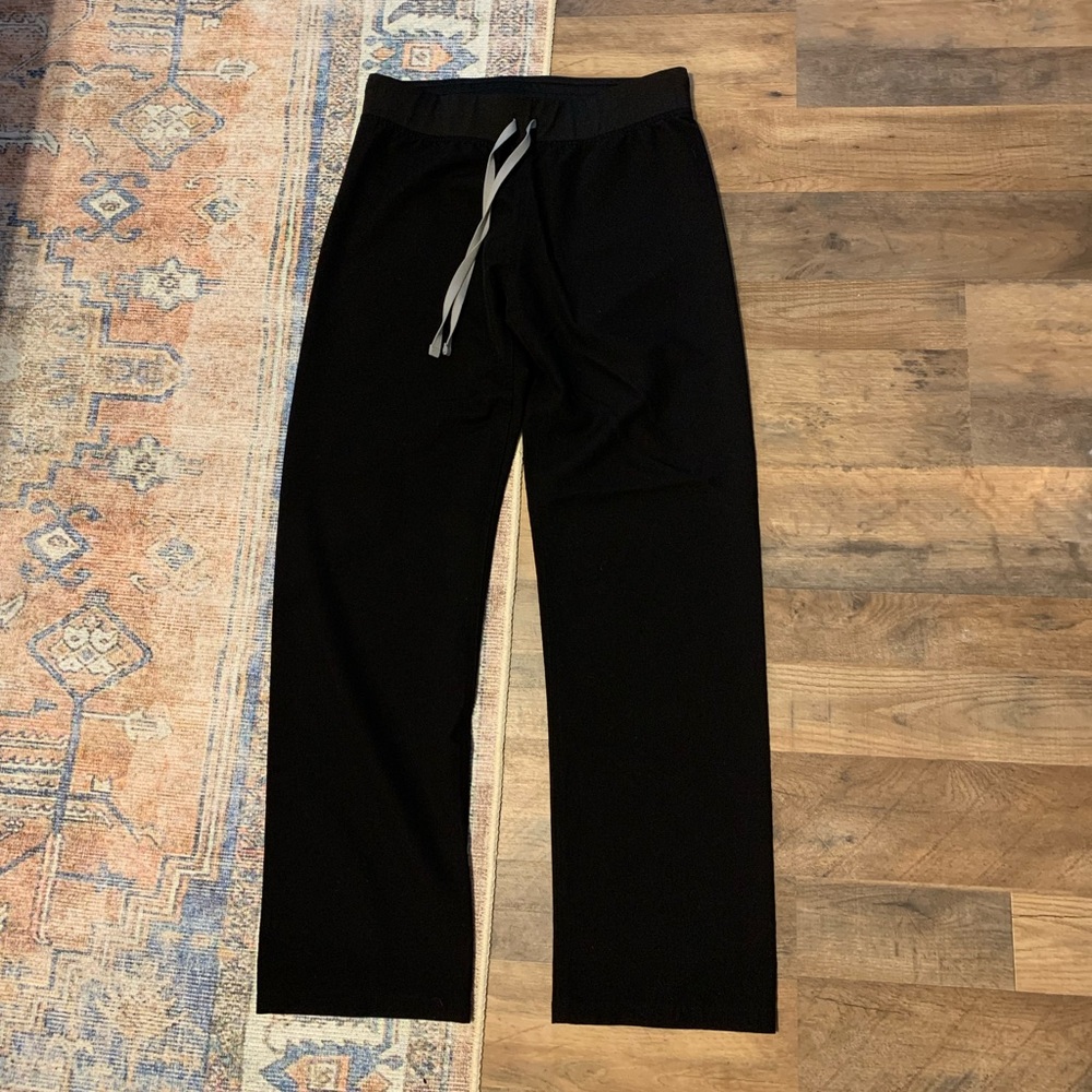 Figs Livingston style black scrub Bottoms - Small